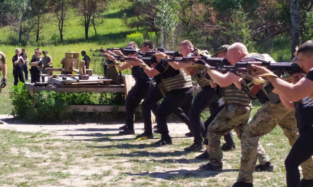 Поліцейські Василькова вдосконалили навички зі стрільби