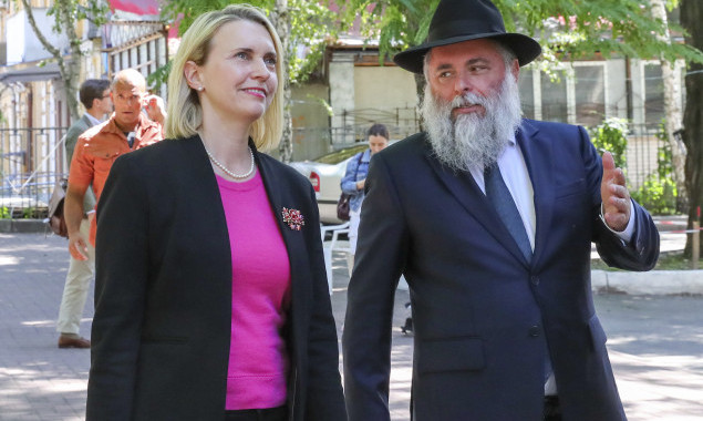 Посол США в Україні зустрілась із головним рабином Києва