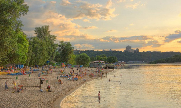 Пляжі Києва обробили проти гризунів і кліщів