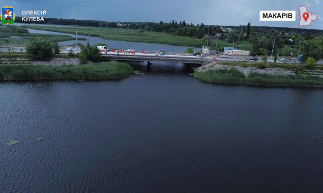 У Макарові на Київщині відновлюють міст через річку Здвиж, - Кулеба