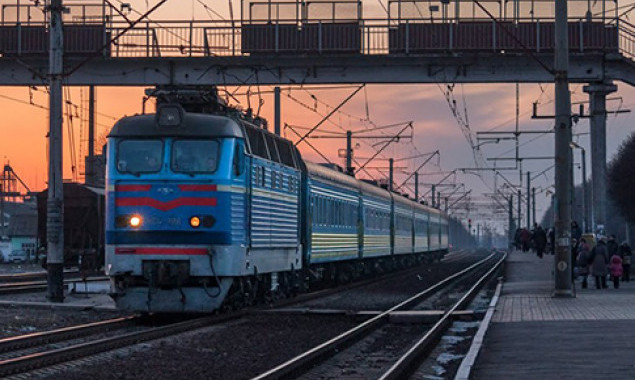 Низка поїздів затримується через ДТП поблизу залізничного полотна на дільниці Знам’янка-Пантаївка