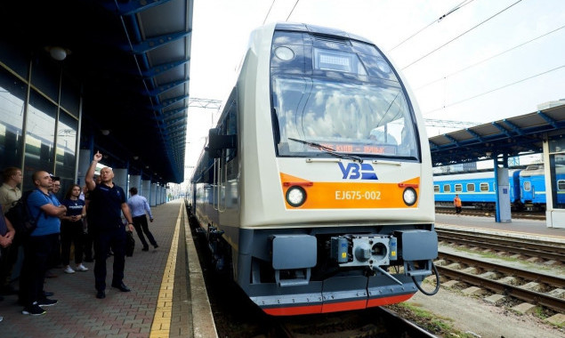 “Укрзалізниця” запустила два модернізовані пасажирських потяги з Києва