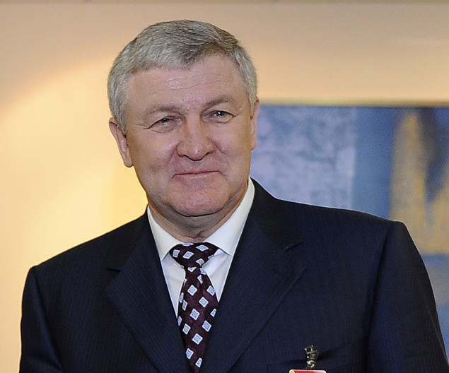 Колишньому міністру оборони Єжелю оголосили підозру за сприяння окупації Криму