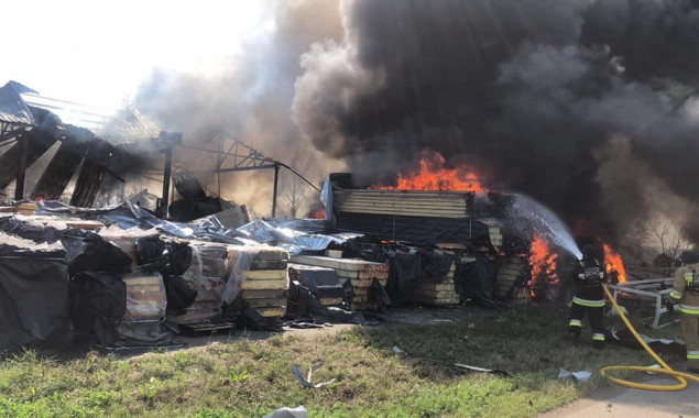 Над Одещиною ППО збила “Калібр”, на Черкащині внаслідок падіння уламків ракети виникла пожежа, є постраждалі