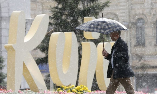 У Києві на вихідні очікуються значні дощі з грозами та поривами вітру