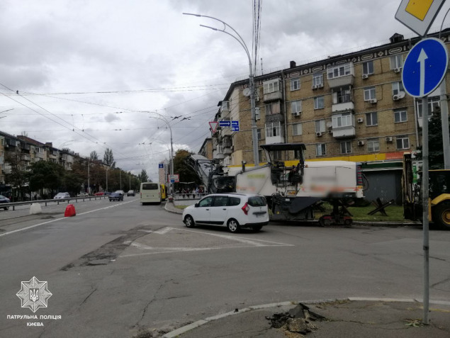 У Києві через ремонтні роботи ускладнено рух на Чоколівському бульварі
