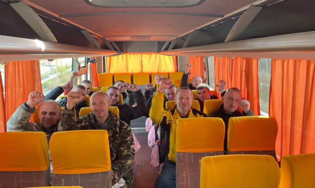 Відбувся черговий обмін військовополоненими, додому повернулися 20 українських воїнів (фото, відео)