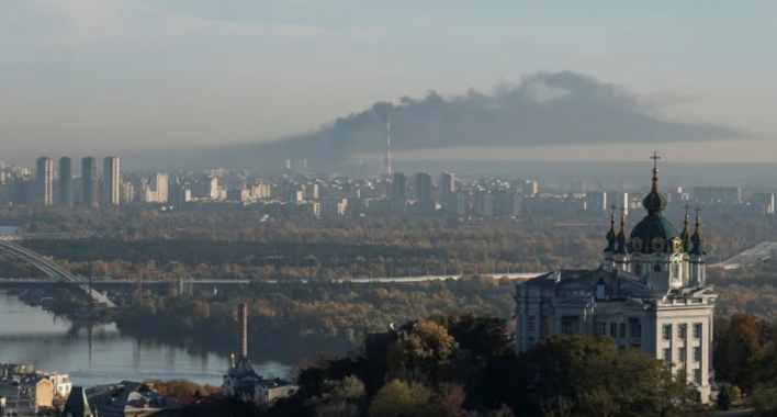 Внаслідок ракетної атаки рашистів на енергетичну інфраструктуру Києва загинуло двоє людей