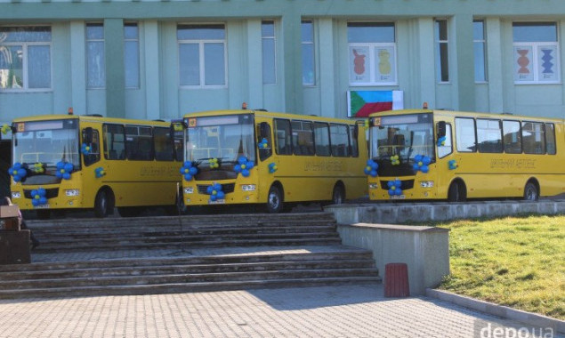 Три школи Пристоличної сільради закупають новенькі шкільні автобуси