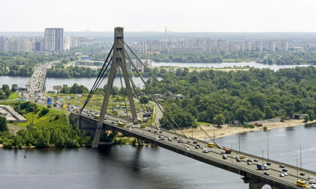 У Києві до 26 листопада обмежуватимуть рух транспорту на мосту через річку Десенка