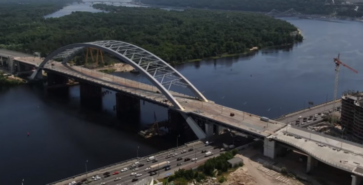 У Київраді та КМДА виправдовуються щодо виділення додаткового фінансування на будівництво Подільсько-Воскресенського мосту