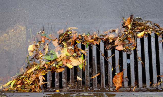 Улюбленець Вишневої міської ради прочистить зливні каналізації на чотирьох вулицях Вишневого