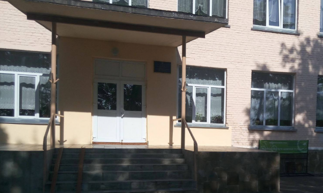 Покрівлю гімназії в селі Плесецьке планують відремонтувати майже за 10 млн гривень