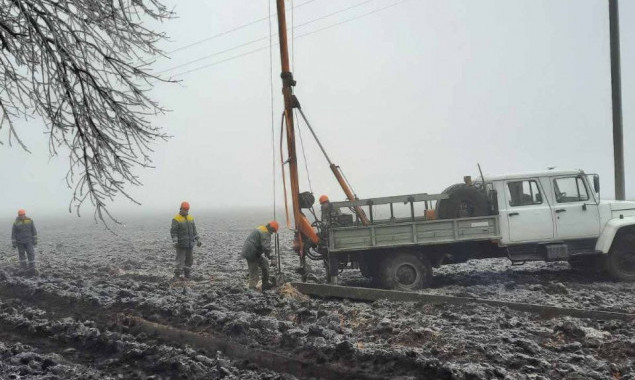 На Київщині через сніг та дощ розпочалися аварійні відключення електроенергії