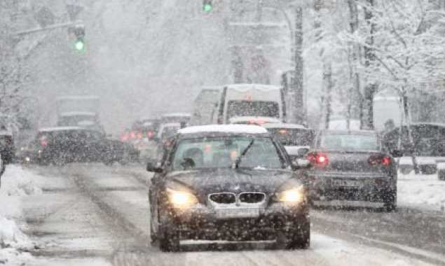 У Києві та області очікується значний сніг та ожеледиця