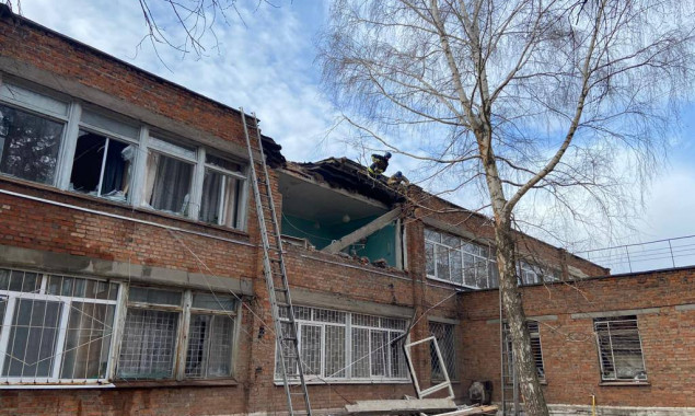На Сумщині окупанти обстріляли лікарню в Білопіллі, загинув підліток