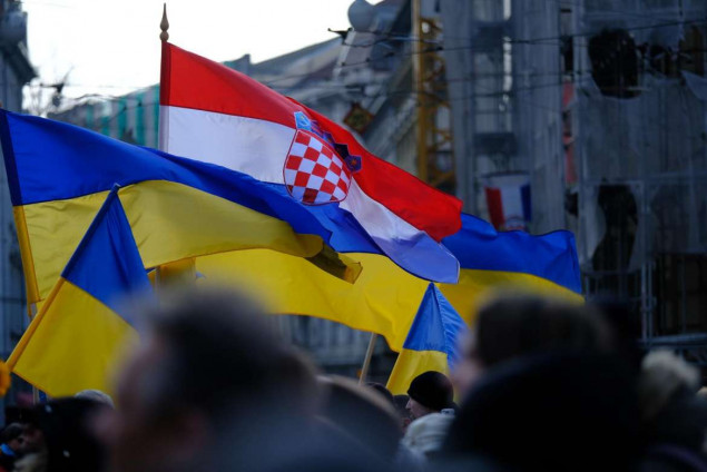 Апарат Верховної ради закупить прапори України, Хорватії та ЄС