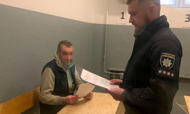 В’язень київського СІЗО під виглядом волонтера ошукав понад 30 громадян
