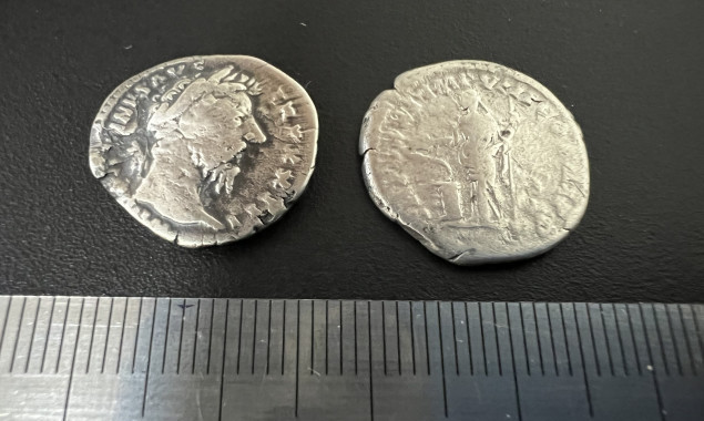 Київські митники конфіскували монети часів Римської імперії