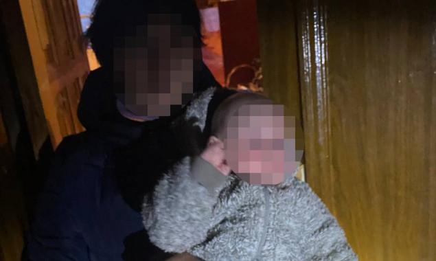 На столичній Чоколівці з неблагополучної родини вилучили 4-місячного малюка
