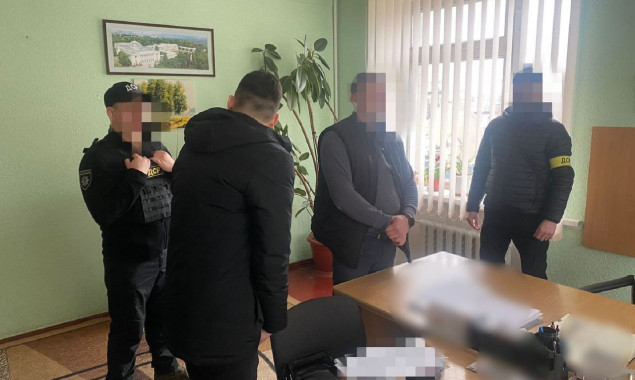 Прокурори підозрюють у хабарництві одного з віцемерів на Київщині