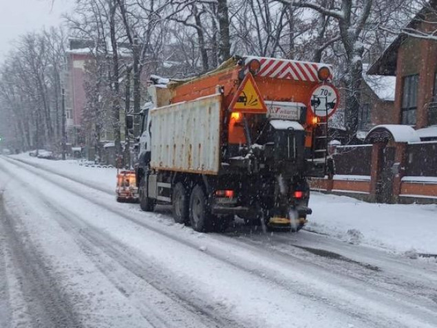 Для прибирання снігу на Київщині задіяно 146 одиниць спецтехніки