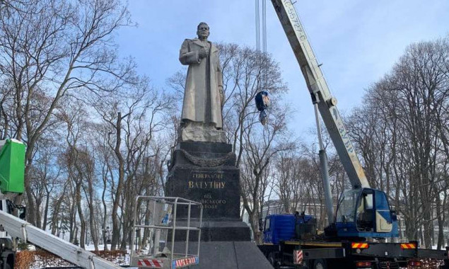 У Києві почали підготовчі роботи для демонтажу пам'ятника Ватутіну