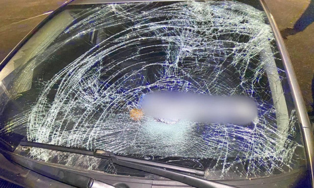В Яготині у темну пору доби автомобіль збив чоловіка на пішохідному переході 
