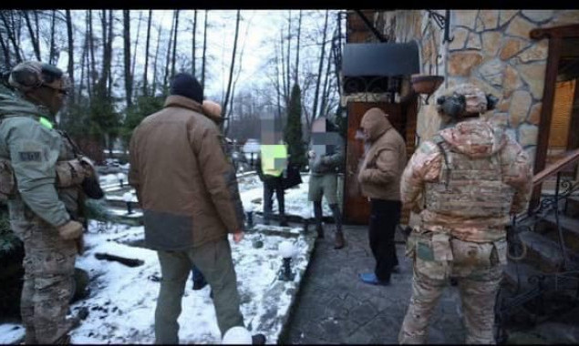 У Києві знешкоджено злочинну організацію, учасники якої під виглядом добровольчих формувань тероризували підприємців столичного регіону