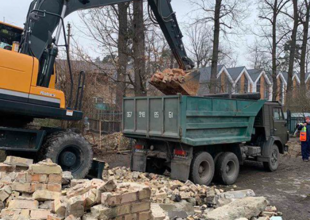 У Бучі демонтують 30 будинків та приберуть стихійне сміттєзвалище