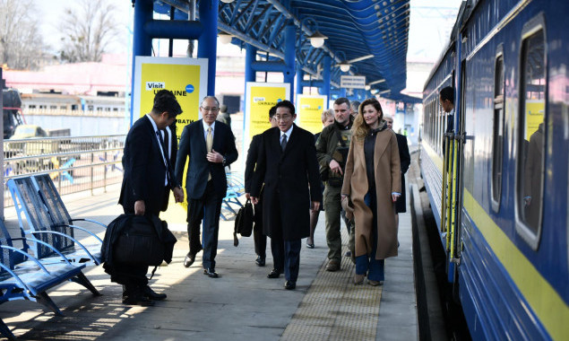Прем'єр Японії відвідав Київ з неочікуваним візитом
