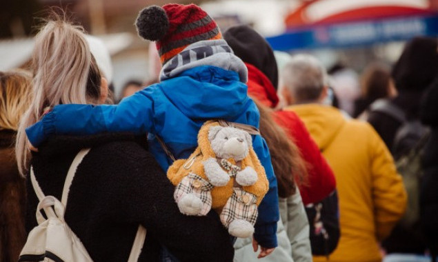 Кабмін схвалив механізм евакуації дітей із зон активних бойових дій |  КиївВлада