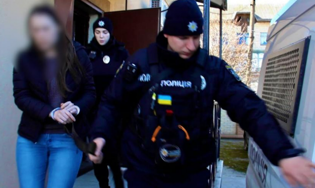 Під варту взяли жінку, яка на Київщині труїла людей талієм (фото, відео)