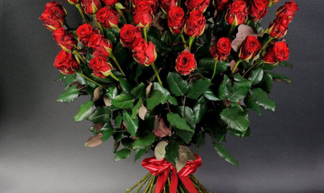 Палац культури Вишневого має намір придбати 4 тисячі троянд