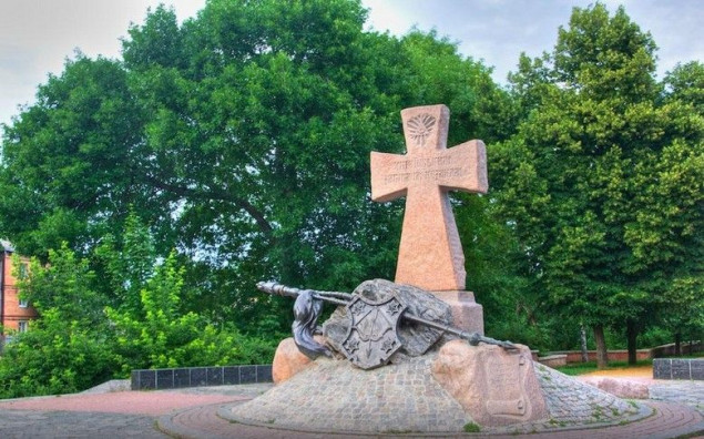 Бориспіль витратить 4 млн гривень на козацькі хрести на могилах загиблим воїнам
