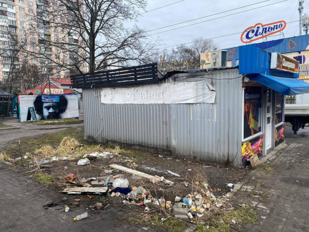 Столичні комунальники розпочали “велике прибирання Києва” від незаконних МАФів