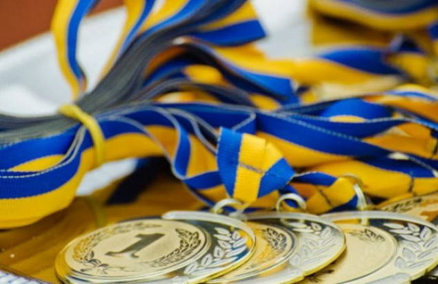 На медалі та кубки для Київської асоціації спортивних танців витратять 1.1 млн гривень
