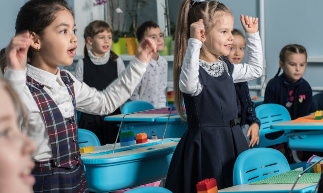 450 закладів освіти в Києві будуть забезпечені додатковими заходами безпеки