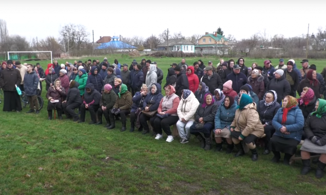 У Любарцях Бориспільського району селяни вирішили, що місцевий храм має належати ПЦУ
