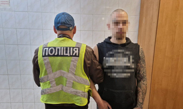 У Києві затримали чоловіка, який три доби знущався над співмешканкою (фото)