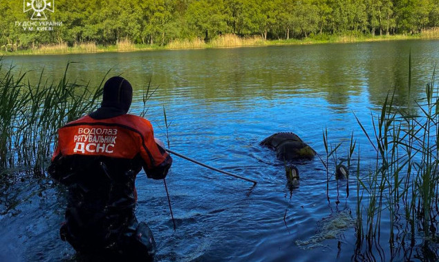 На столичній Троєщині в озері виявлено тіло потопельника