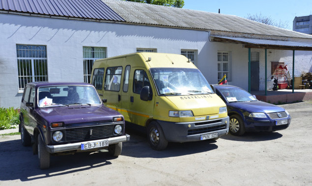 Литва передала Боярській громаді три автівки