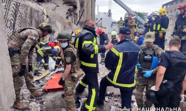 Кількість загиблих внаслідок ракетної атаки на Краматорськ зросла до 10 людей, серед них троє дітей (фото)