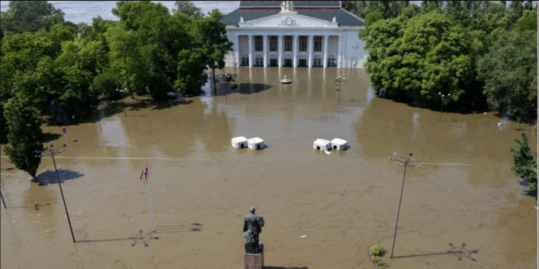 Станом на ранок 7 червня через підрив Каховської ГЕС затоплено 1852 будинки на правобережній Херсонщині, зруйновані й затоплені мости на Миколаївщині