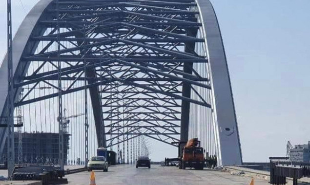 На розкраданні при будівництві Подільського мосту підозрюють ще трьох учасників схеми