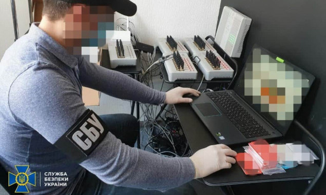 СБУ викрила столичних айтішників, що намагалися злити росіянам інформацію з серверів прифронтової ОВА