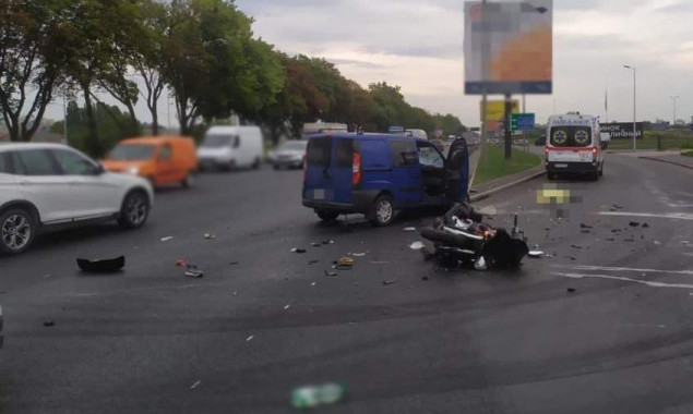 Столичні правоохоронці встановлюють обставини смертельної ДТП на Кільцевій дорозі, у якій загинув мотоцикліст