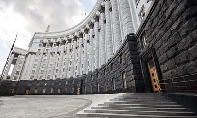 В будівлі уряду на Грушевського за 1,5 млн гривень замінять принтери і клавіатури робочих ПК чиновників