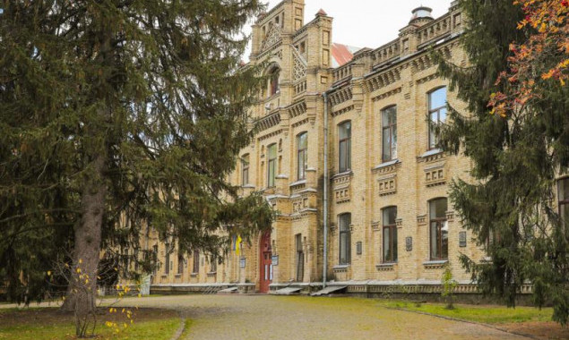 В історичному 4-му корпусі КПІ планують замінити вікна за 1 млн гривень