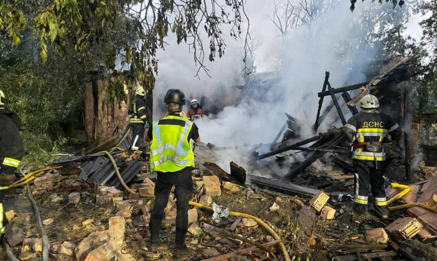 На Київщині внаслідок падіння уламків постраждали три людини, пошкоджено будинки